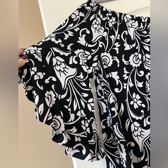 NWT Vince Camuto Rich Black/White Off Shoulder Blouse Women’s Medium - Picture 9 of 15